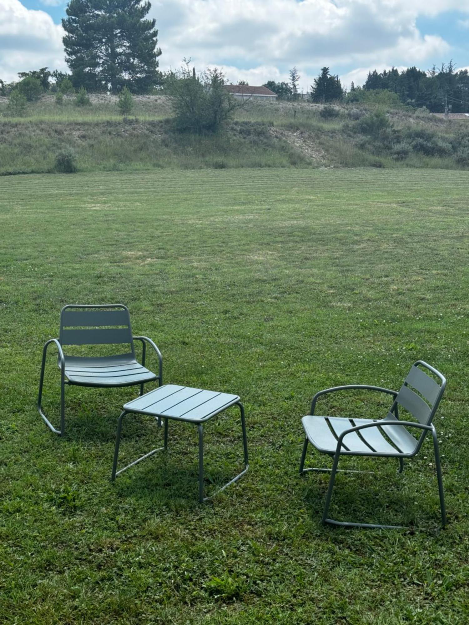 Appartamento Logis Dans Ancien Relais De Poste Saint Julien Les Rosiers Esterno foto