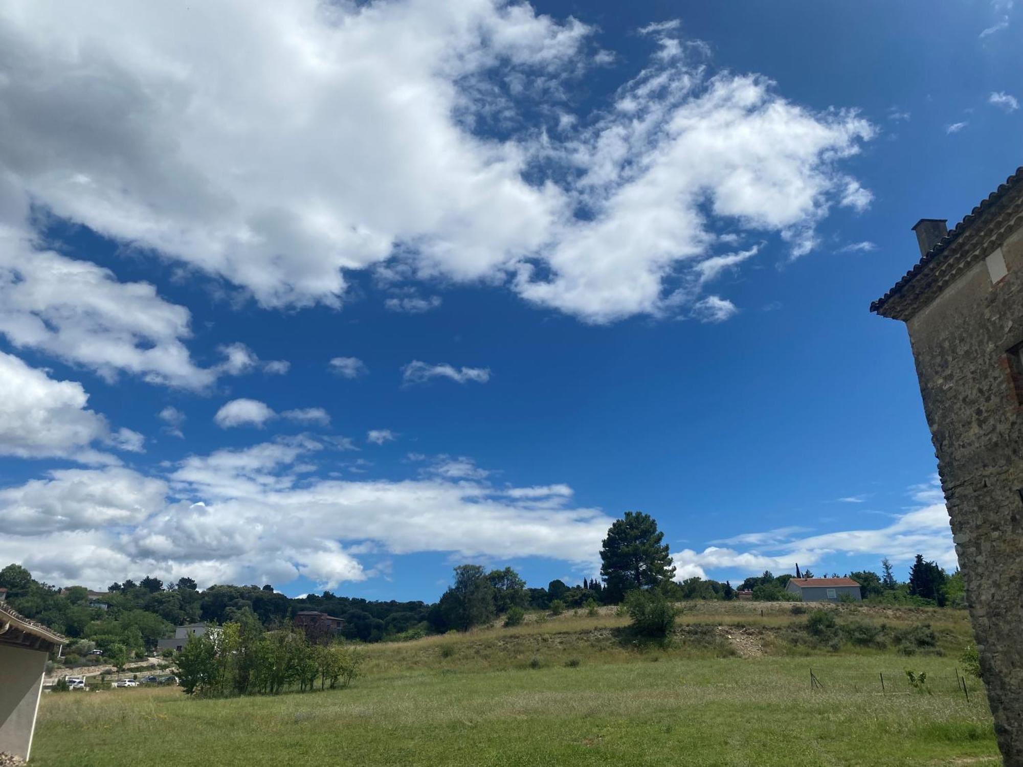 Appartamento Logis Dans Ancien Relais De Poste Saint Julien Les Rosiers Esterno foto