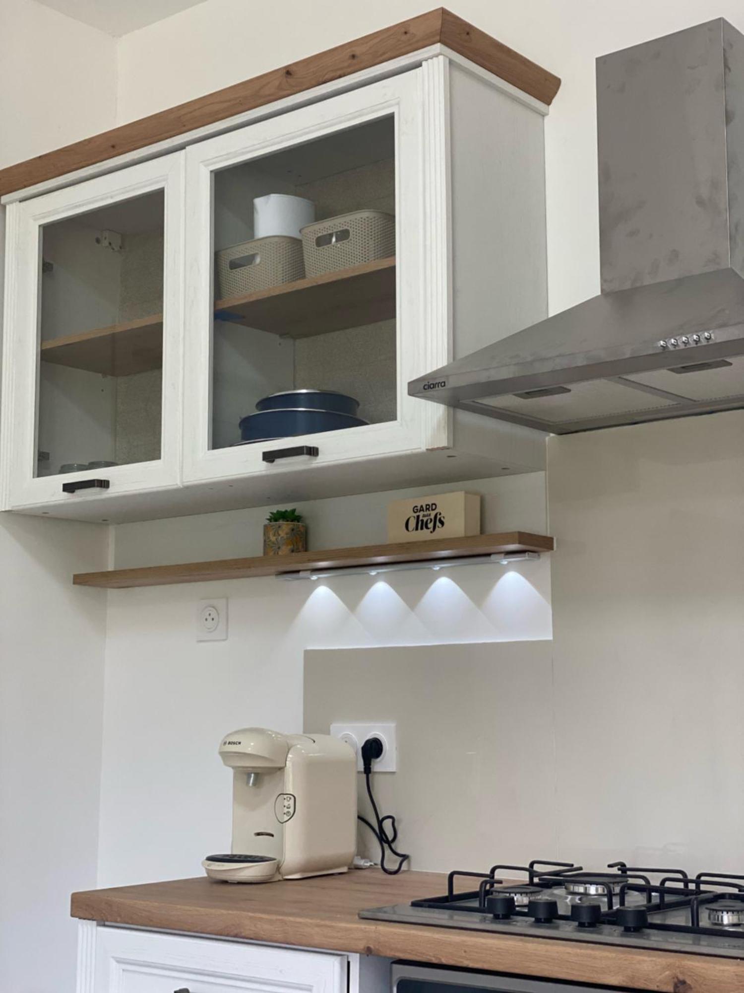 Appartamento Logis Dans Ancien Relais De Poste Saint Julien Les Rosiers Esterno foto